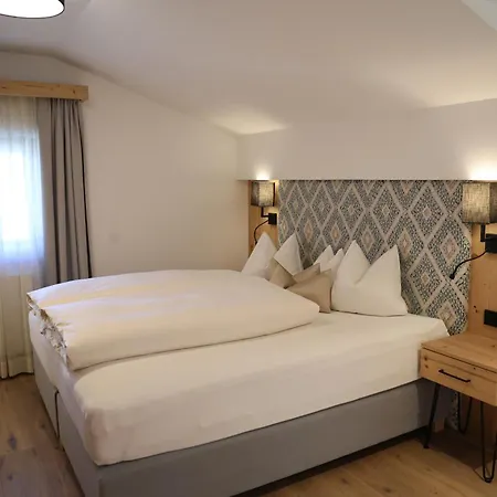 Готель Garni Glockenstuhl 3*