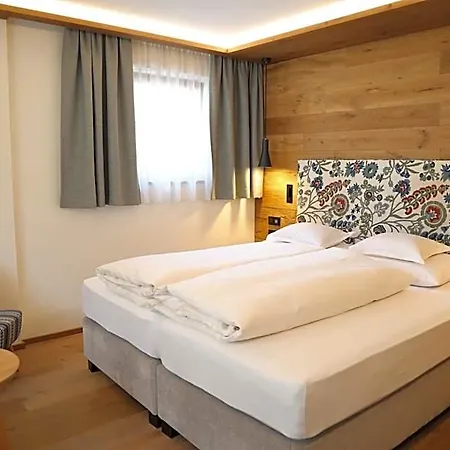 Hotel Garni Glockenstuhl 3*