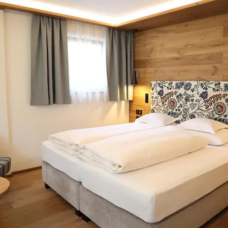 Garni Glockenstuhl Hotel 3*