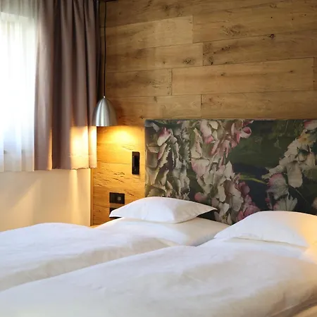 Hotel Garni Glockenstuhl 3*